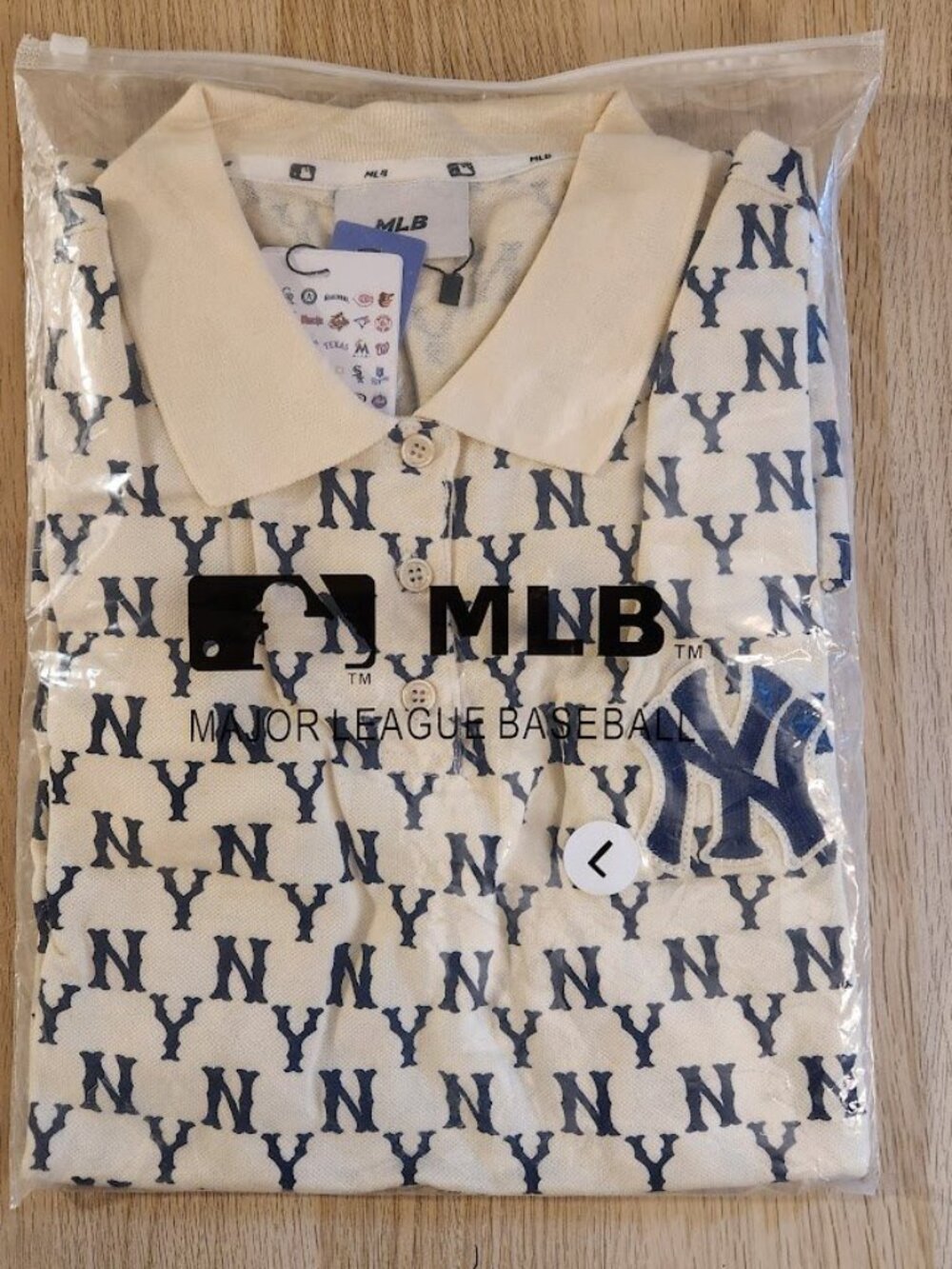 NEW New York Yankees Size L MLB All Over Print Polo Shirt